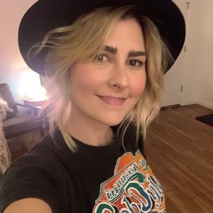 Meet your Posher, Nikki